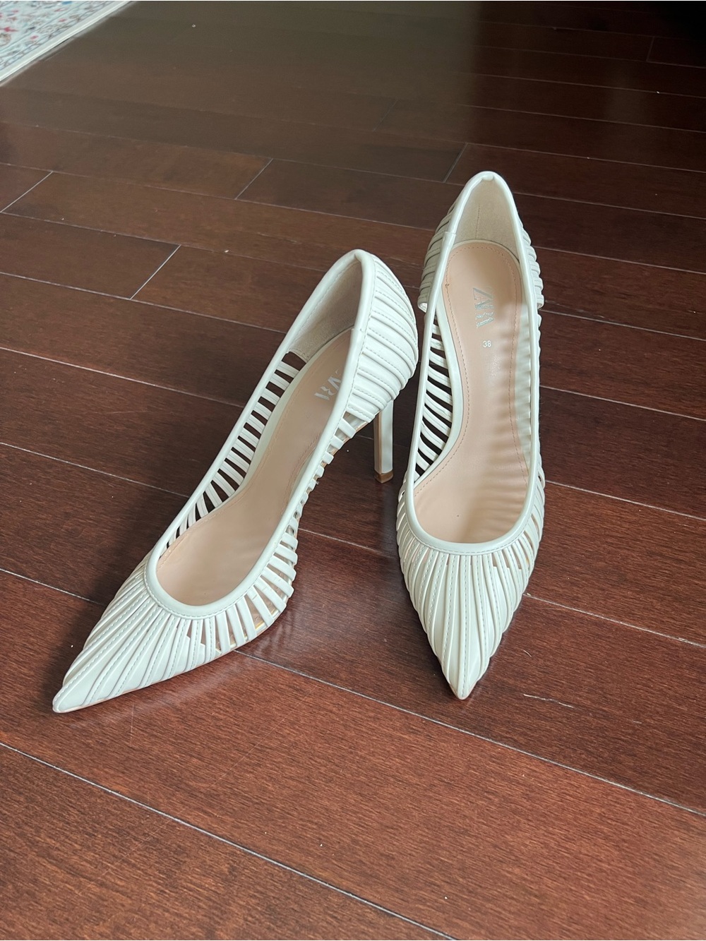 Zara Cream Pointed Pump with Sculpted Cutout Detailing
